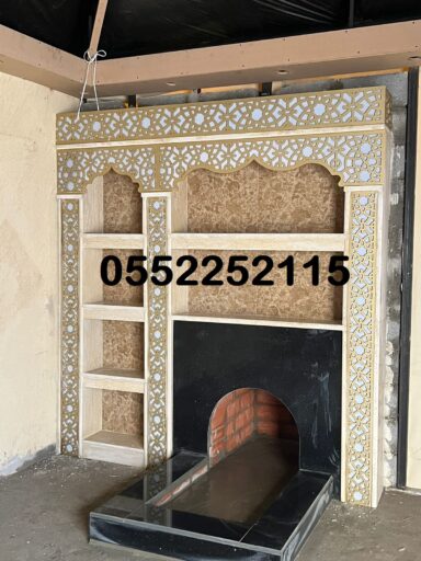 مشبات خشب ذهبي